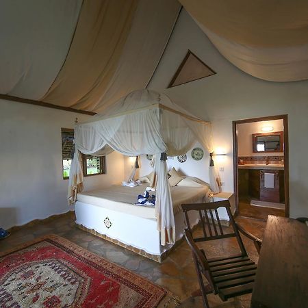 Utende Kinasi Lodge מראה חיצוני תמונה