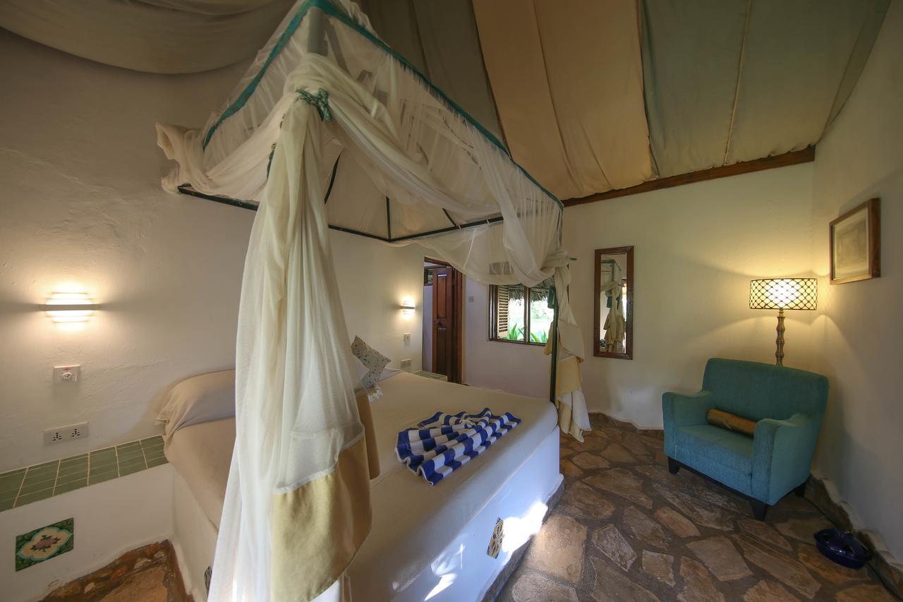 Utende Kinasi Lodge מראה חיצוני תמונה