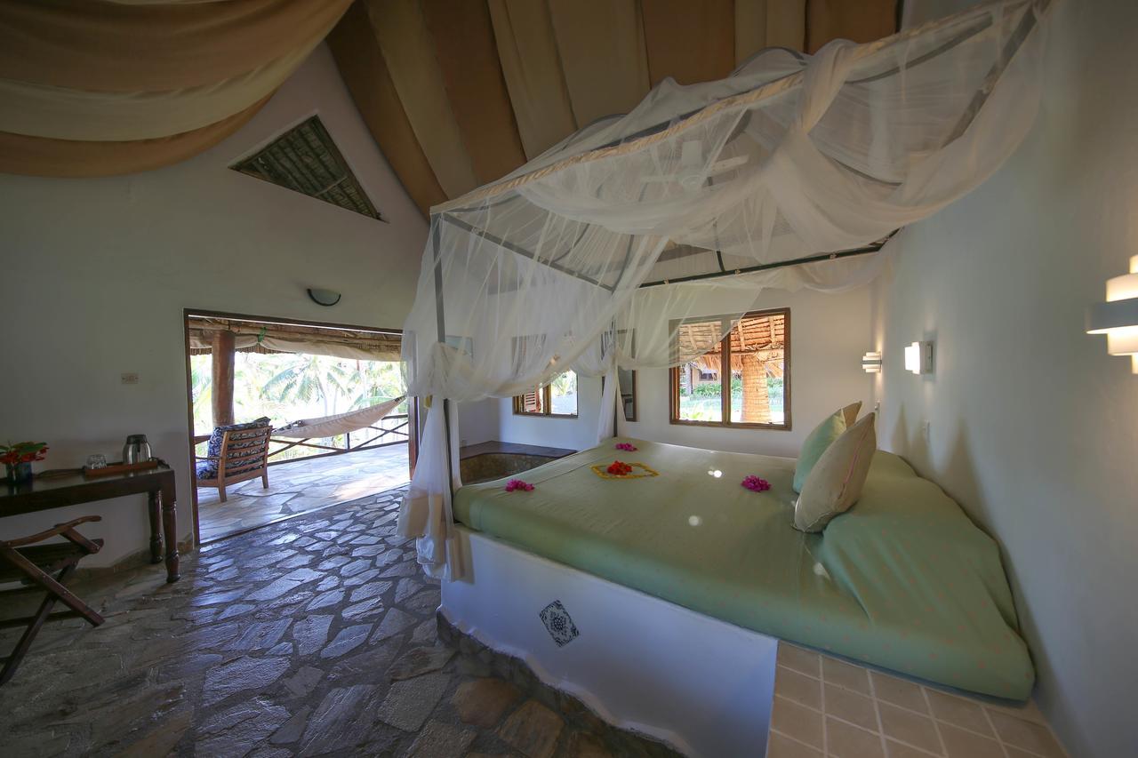 Utende Kinasi Lodge מראה חיצוני תמונה