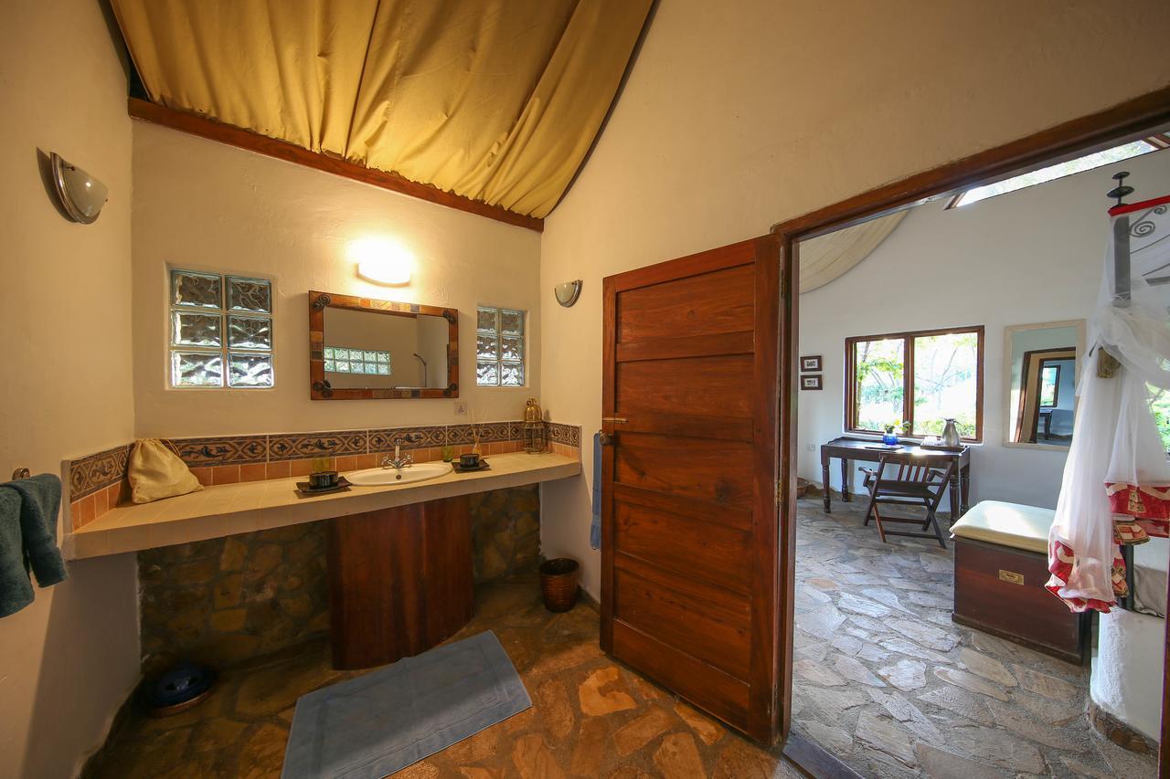 Utende Kinasi Lodge מראה חיצוני תמונה