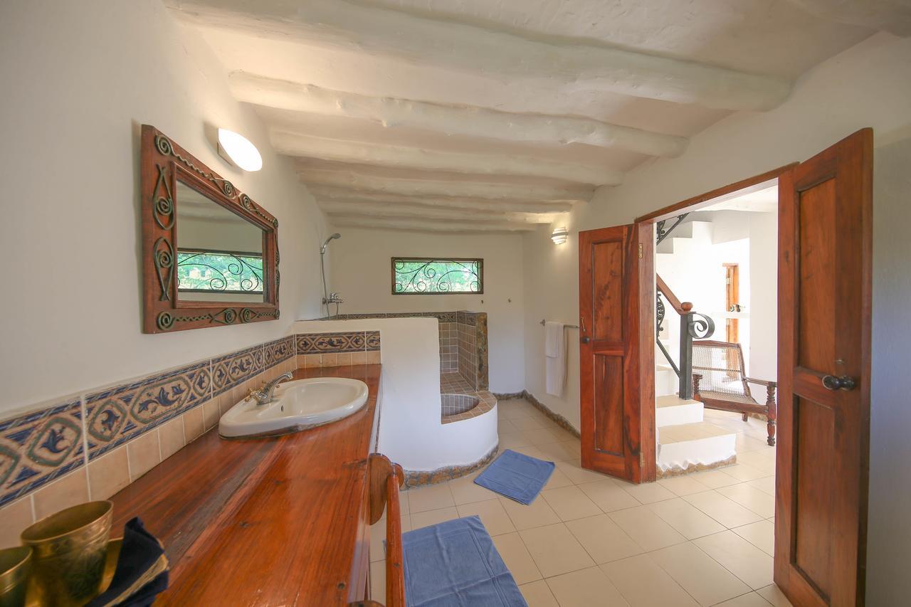 Utende Kinasi Lodge מראה חיצוני תמונה